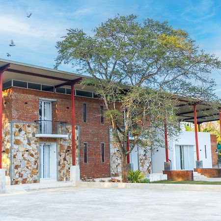 Hungili Farm & Eco Resort Maho Exterior photo